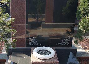 艺术立碑